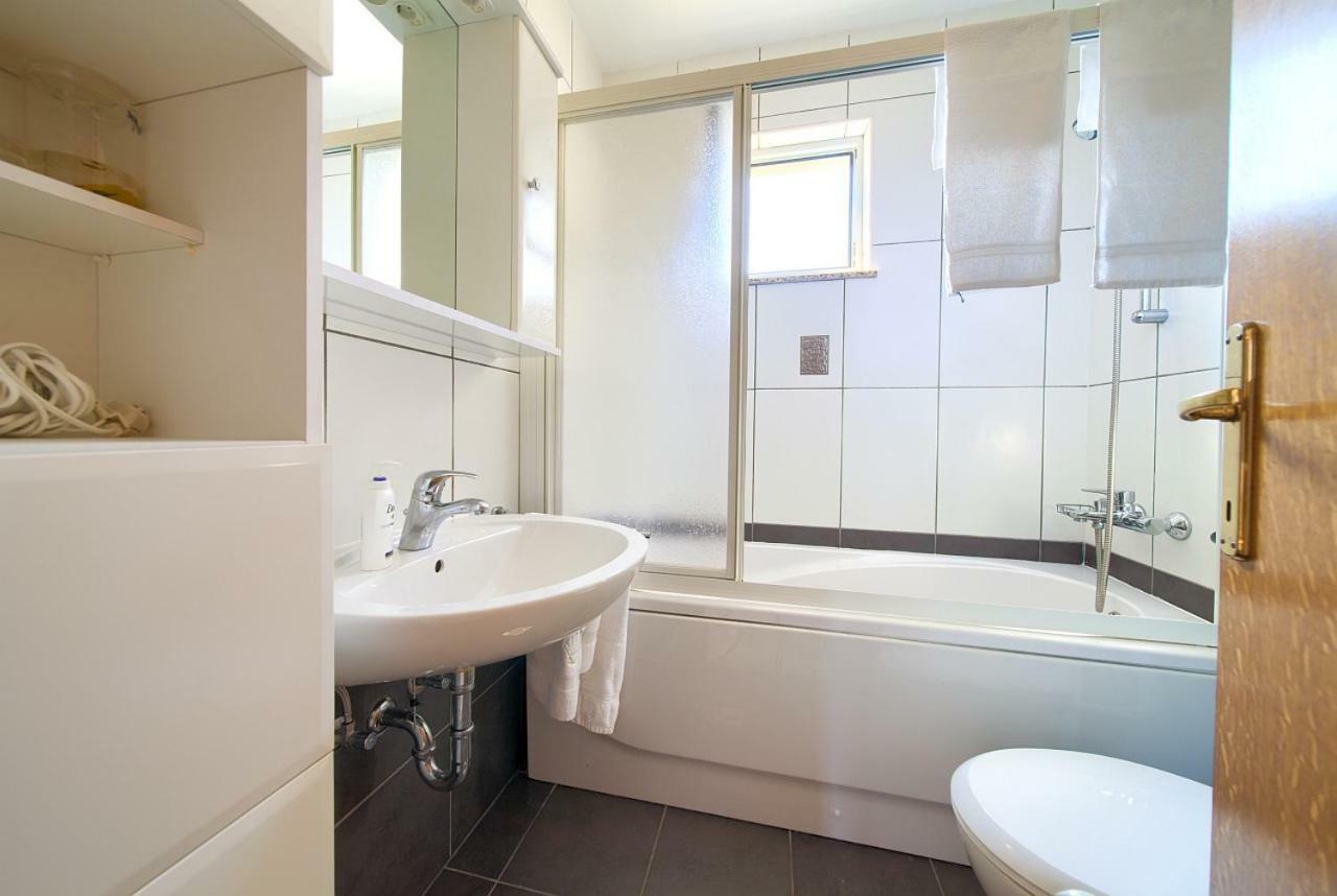 Apartman Adria Malinska Exterior foto