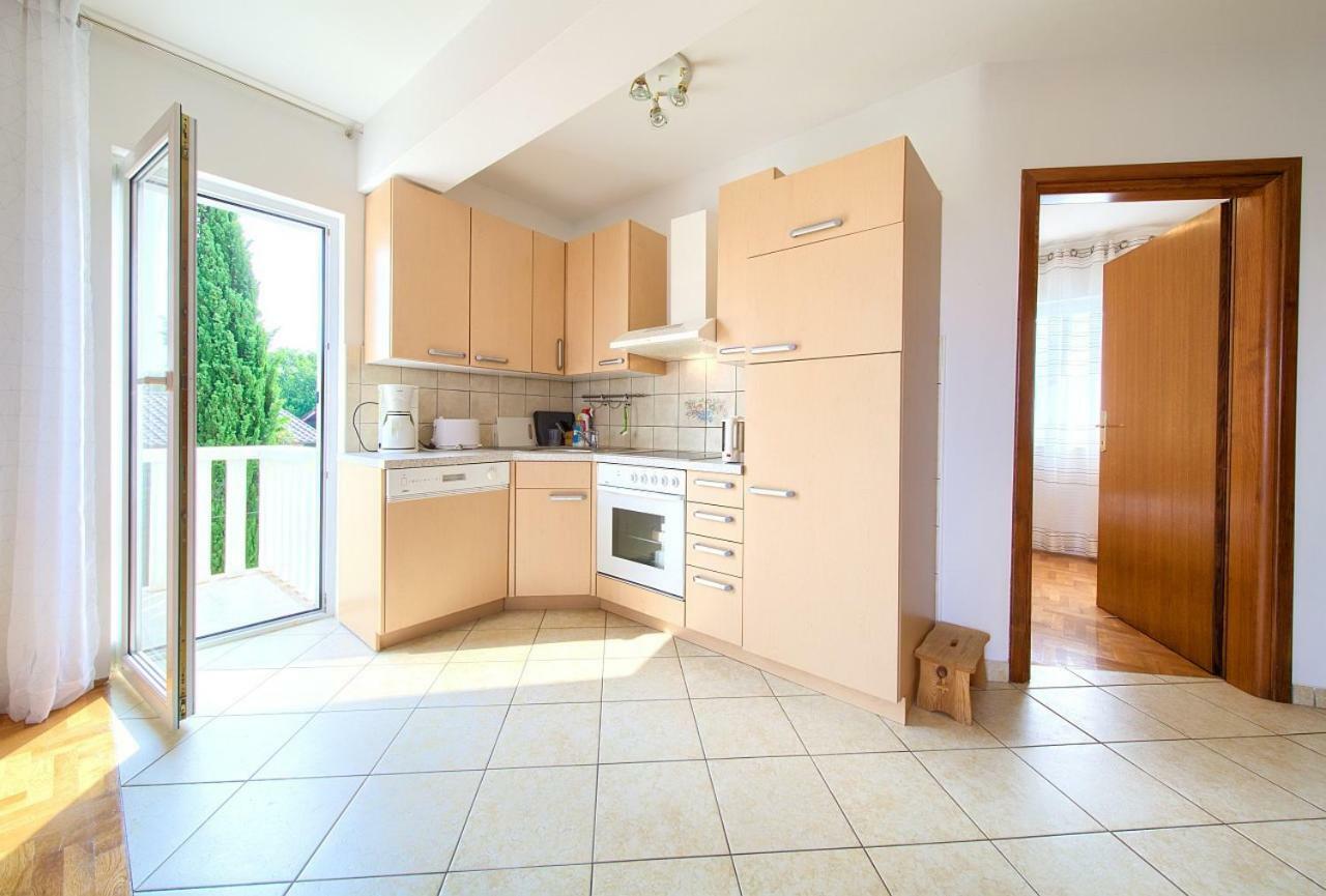 Apartman Adria Malinska Exterior foto