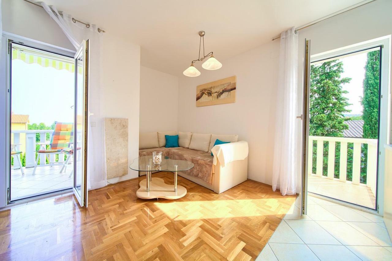 Apartman Adria Malinska Exterior foto